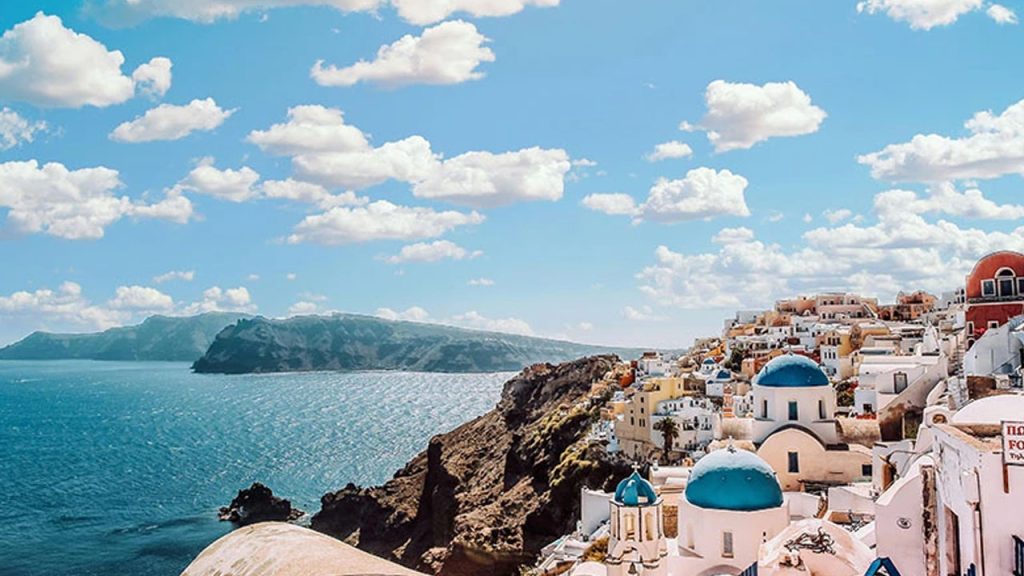 On ayda Türkiye’den Yunanistan’a giden turist sayısında rekor: Türkiye’yi bırakıp Yunanistan’ı seçtiler